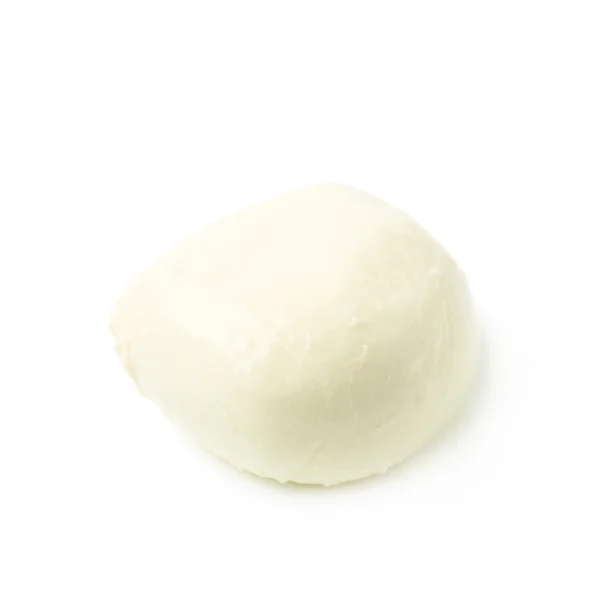 Bola de queijo Mozzarella isolado — Fotografia de Stock