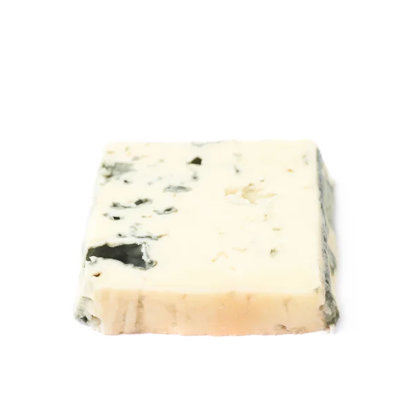 Una sola rebanada de queso azul aislado — Foto de Stock