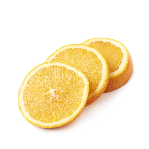 Fruta laranja cortada em fatias isoladas — Fotografia de Stock