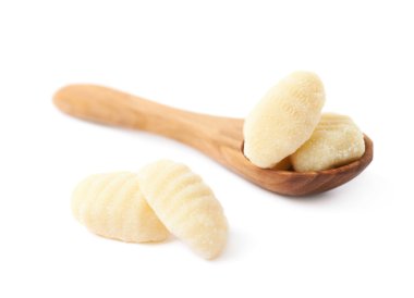 Kaşık izole gnocchi tam