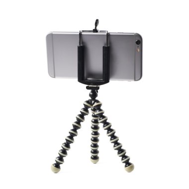 Smartphone izole bir tripod üzerinde