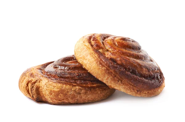 Kaneel roll pastry broodje geïsoleerd — Stockfoto