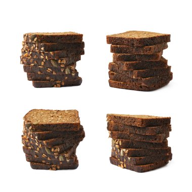 Siyah ekmek dilimleri yığın izole