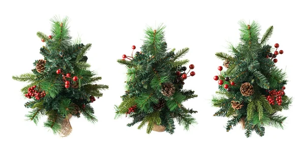 Kleine kunstmatige kerstboom geïsoleerd — Stockfoto