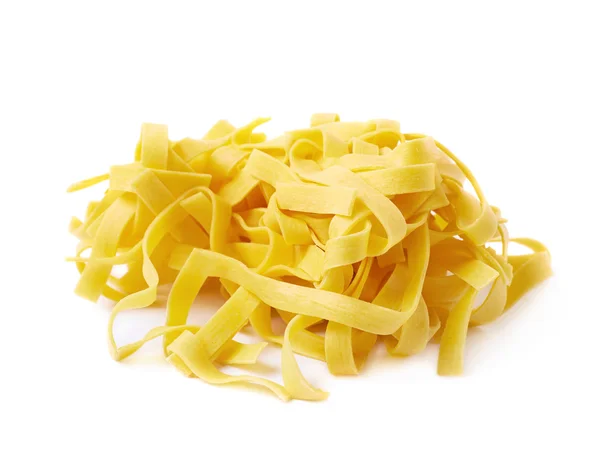 Haufen fettuccine Bandnudeln — Stockfoto