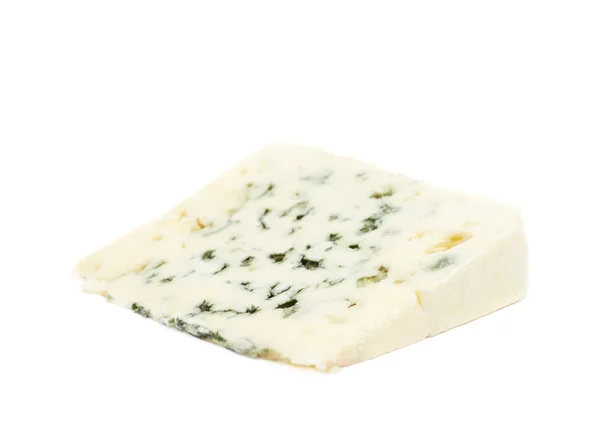 Scheibe eines blauen Roquefort-Käses isoliert — Stockfoto