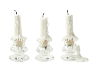 Şamdan izole içinde yanmış mum