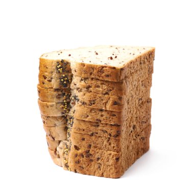 Beyaz ekmek dilimleri yığını izole