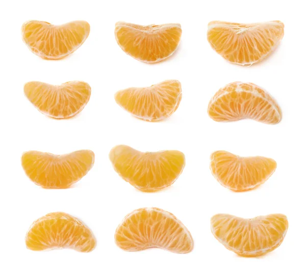 Single tangerine slice isolated — Stock Photo, Image