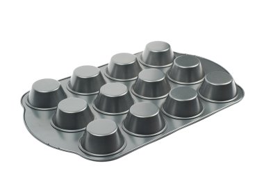 Metal muffin pan izole