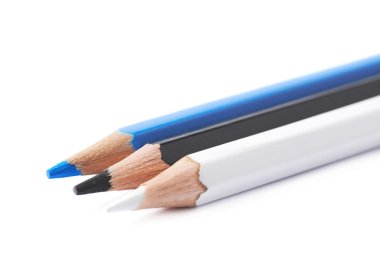 Üç izole kalem kompozisyon çizim