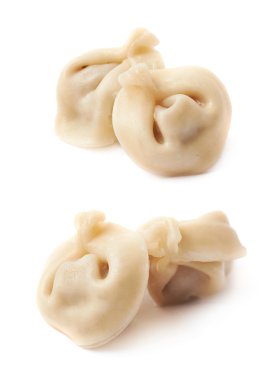 Az pişmiş köfte yığını