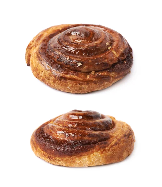 Kaneel roll pastry broodje geïsoleerd — Stockfoto