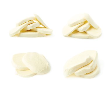 Mozzarella peynir dilimleri yığını