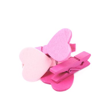 Ahşap peg izole kalp şeklinde