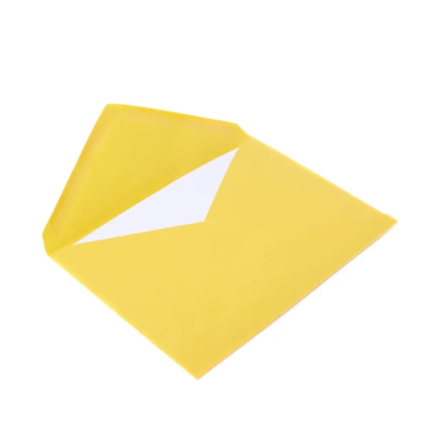 Gele brief envelop geïsoleerd — Stockfoto