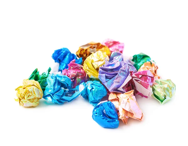 Куча разноцветных бумажных шариков изолированы — стоковое фото