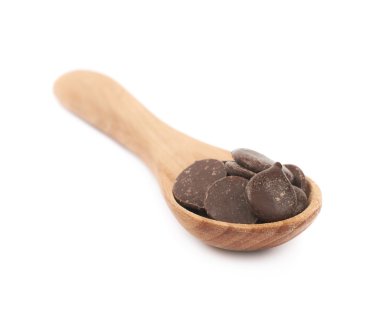 Çikolata parçaları ile dolu kaşık