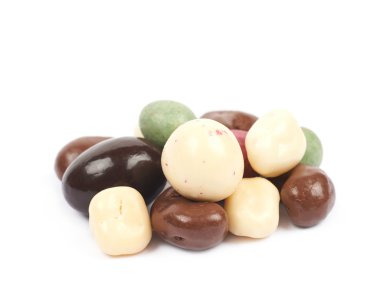 Sırlı fındık izole yığını