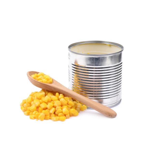 İzole bir tincan konserve mısır — Stok fotoğraf