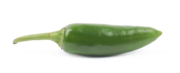 Grüner Jalapeño-Pfeffer isoliert — Stockfoto