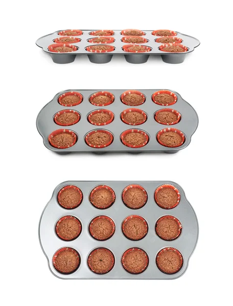 Metall muffinsplåt isolerade — Stockfoto