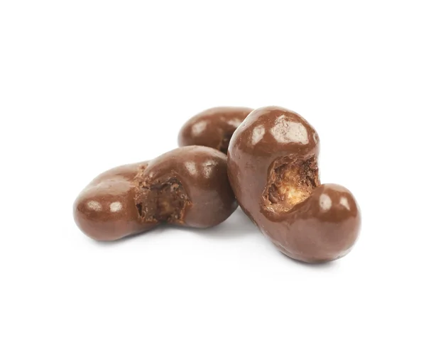 Csokoládé bevont kesudió elszigetelt — Stock Fotó