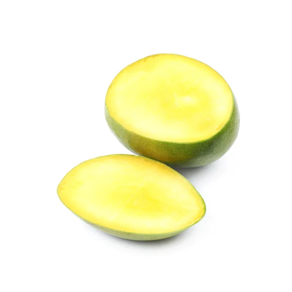 In Scheiben geschnittene Mango-Früchte isoliert — Stockfoto