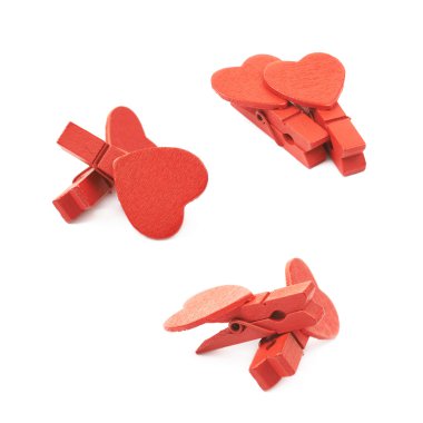 Ahşap peg izole kalp şeklinde