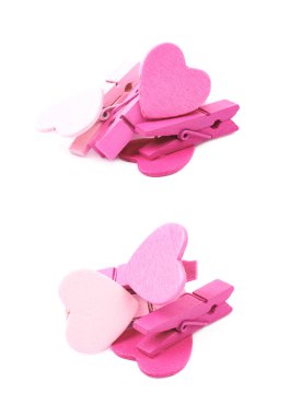 Ahşap peg izole kalp şeklinde