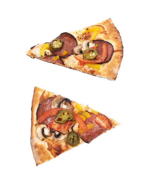 Bit av en mexikansk pizza isolerade — Stockfoto