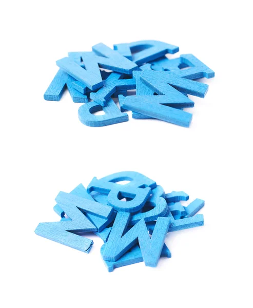 Mucchio di lettere di legno colorato isolato — Foto Stock
