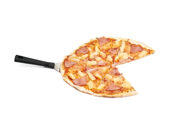 Composición de pizza hawaiana aislada — Foto de Stock