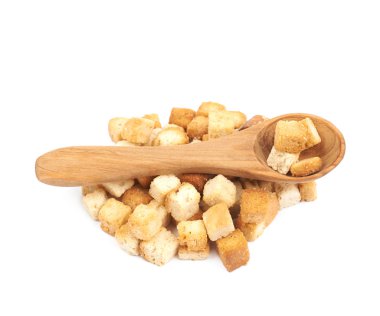Sarımsak croutons izole yığını