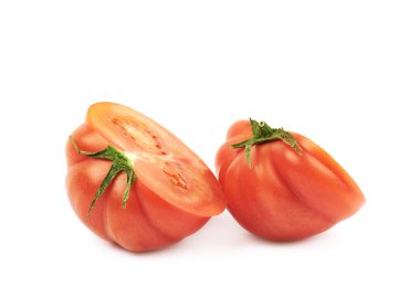 Olgun kırmızı sığır domates izole