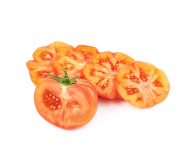 Olgun kırmızı sığır domates izole