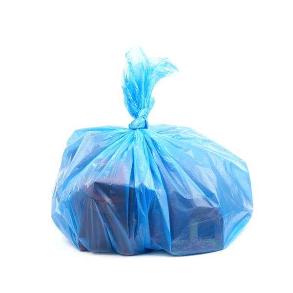 Bolsa de basura de plástico azul aislada — Foto de Stock