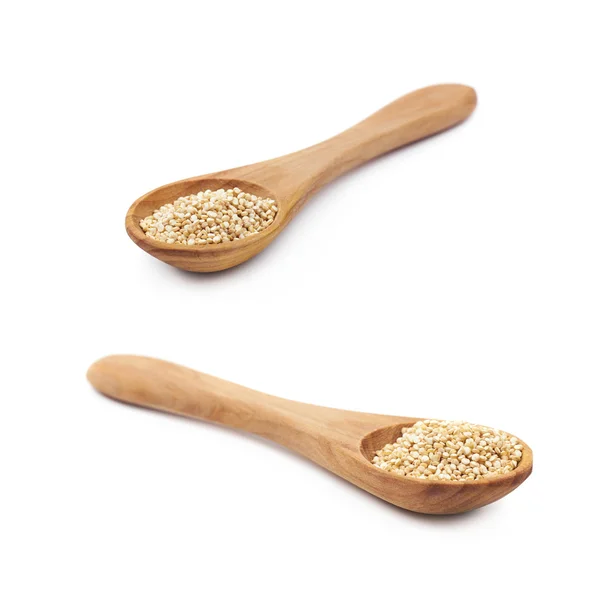 Sked fylld med quinoa frön isolerade — Stockfoto