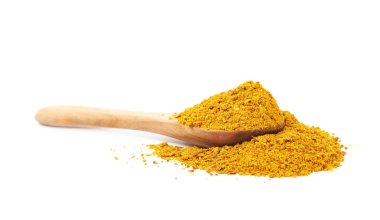 Toz köri baharatı izole yığını