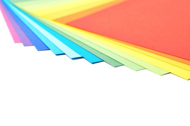 Bükülmüş renkli A4 yaprak yığını