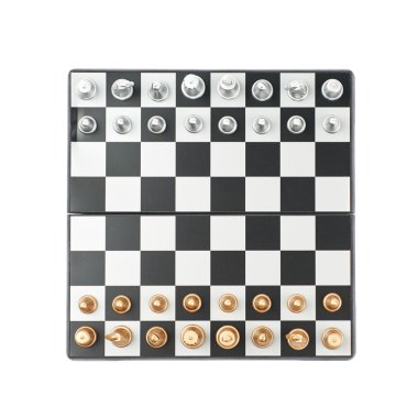 İzole rakamlar ile satranç masası