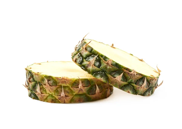 Duas fatias de abacaxi isoladas — Fotografia de Stock