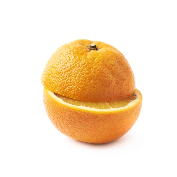 Orangenfrucht halbiert isoliert — Stockfoto