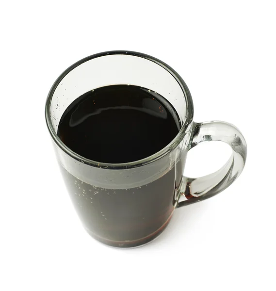 Caneca de vidro preenchida com bebida de cola isolada — Fotografia de Stock