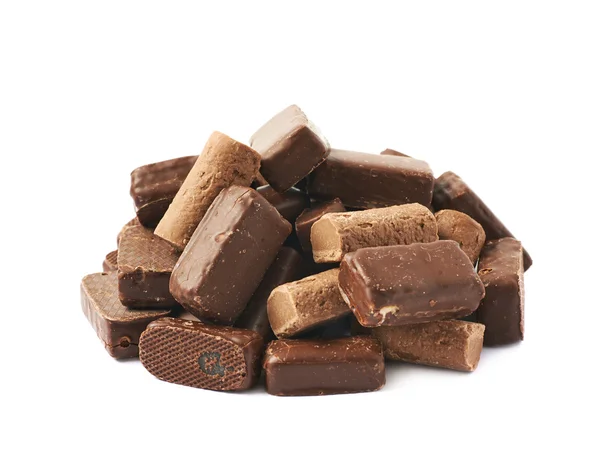 Stapel van chocolade snoepjes geïsoleerd — Stockfoto