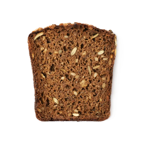 Czarny chleb kromka na białym tle — Zdjęcie stockowe