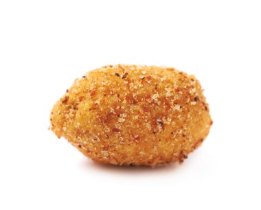 Baharatlı lezzet gevrek fındık izole