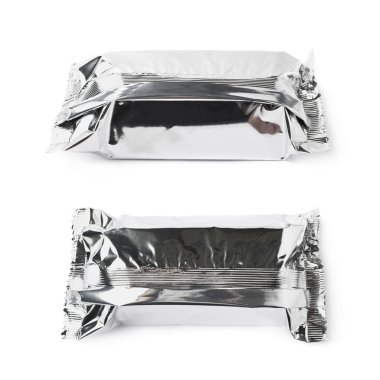 Gümüş folyo mühürlü paket izole