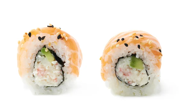 California salmon roll sushi na białym tle — Zdjęcie stockowe