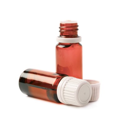 İzole küçük şişe şişeyi